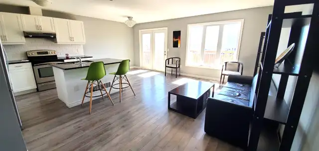 Beautiful 3 Bedroom 2.5 Bath Townhouse for Rent - Photo 2
