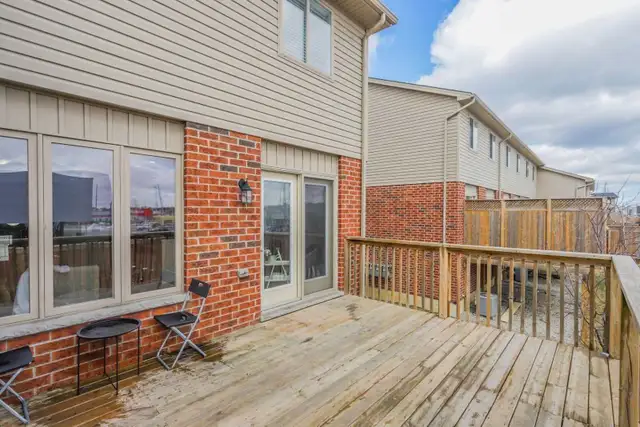 Beautiful 3 Bedroom 2.5 Bath Townhouse for Rent - Photo 10