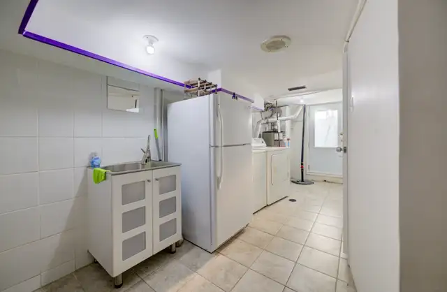 3 Beds 2 Baths House in Little Italy! - Photo 17
