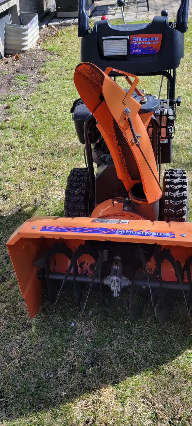 Husqvarna Snowblower 9027STE XP - Electric Start$400 - Photo 2
