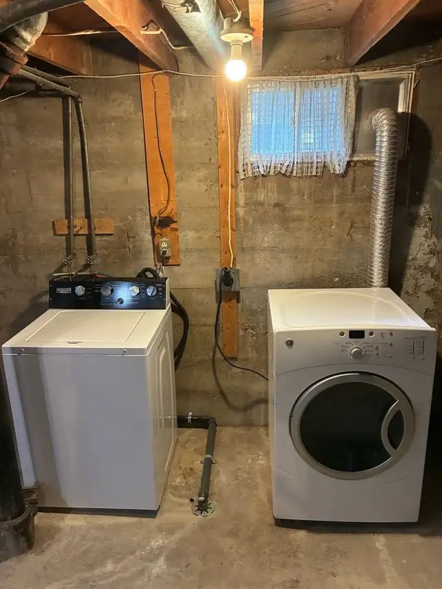 Duplex with Single Garage - Photo 6
