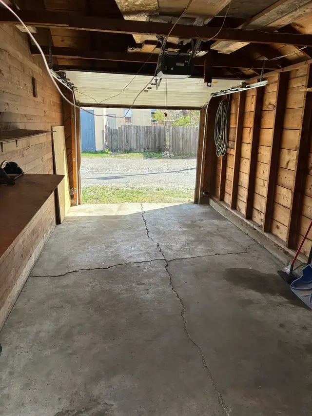 Duplex with Single Garage - Photo 10
