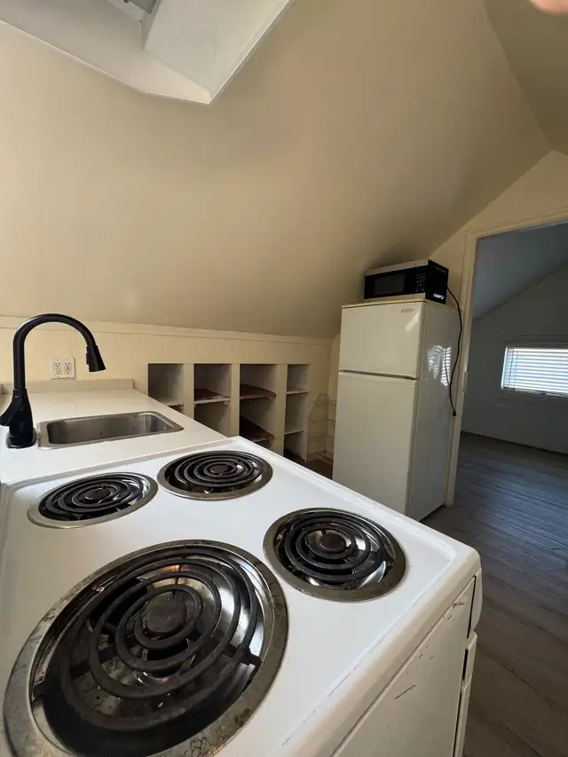 SUITE FOR RENT 2 BED/1BATH - Photo 10