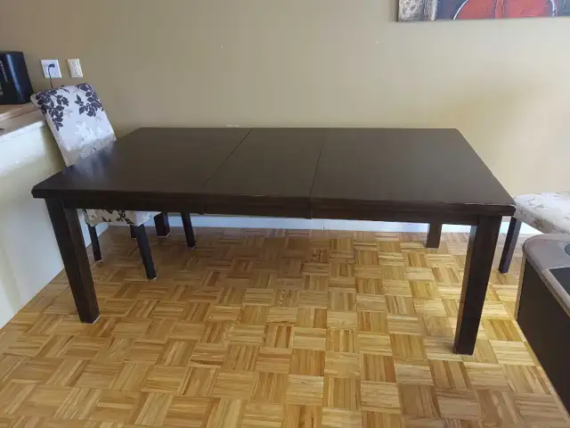Table de salle à manger avec chaises - Photo 3