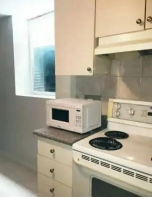 Basement Room for Rent in Brampton - Photo 3