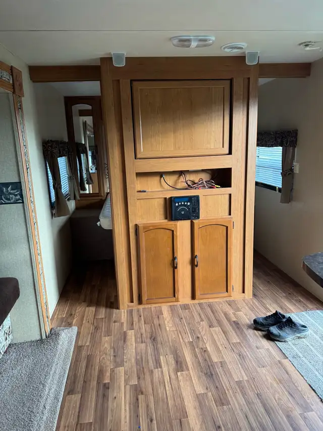 2011 travel trailer - Photo 5