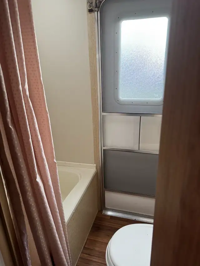 2011 travel trailer - Photo 9