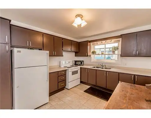Spacious 3 Bedroom Apartment for Rent - Photo 6
