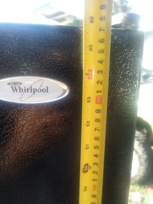 Whirlpool refrigerator - Photo 2