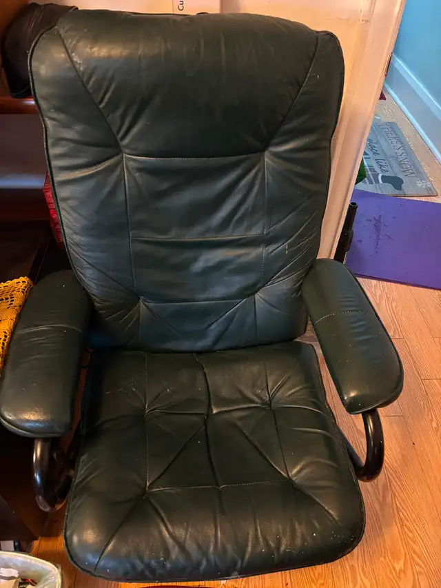 Green Leather sofa $50 see attached photos - Photo 2