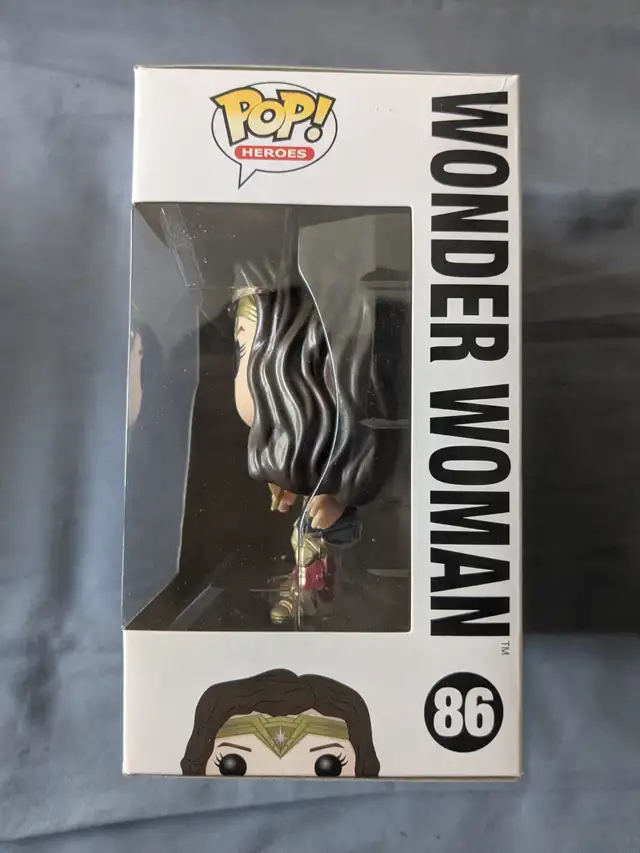Funko Pop Heroes 86: Wonder Woman (Batman v Superman) - Photo 3