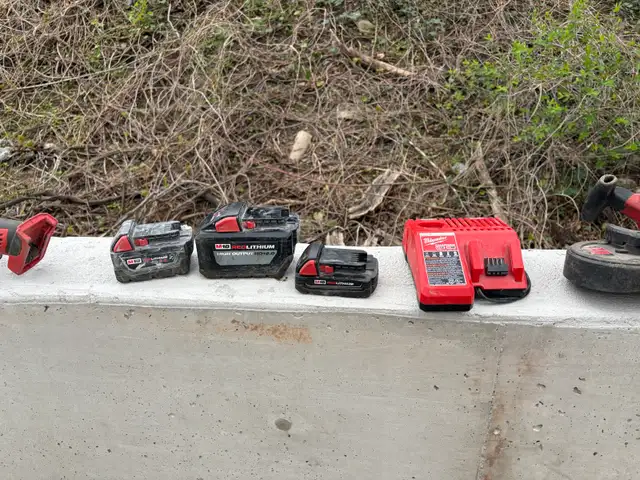 Milwaukee cordless tools - Photo 3