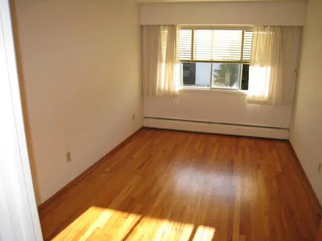 1 Bdr near Cook St Village - Photo 3