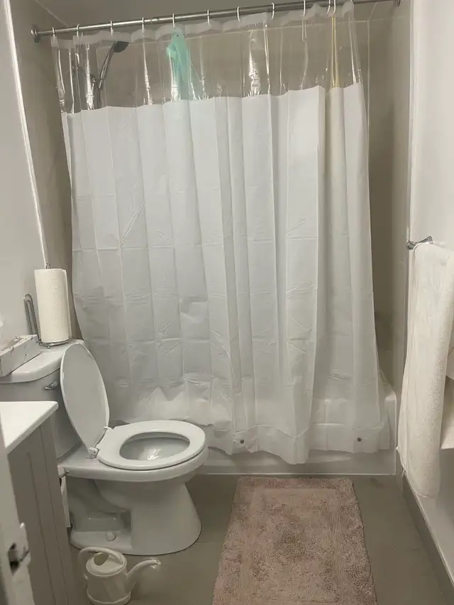 Furnished Room for Rent – North York – Available June 1 - Photo 3