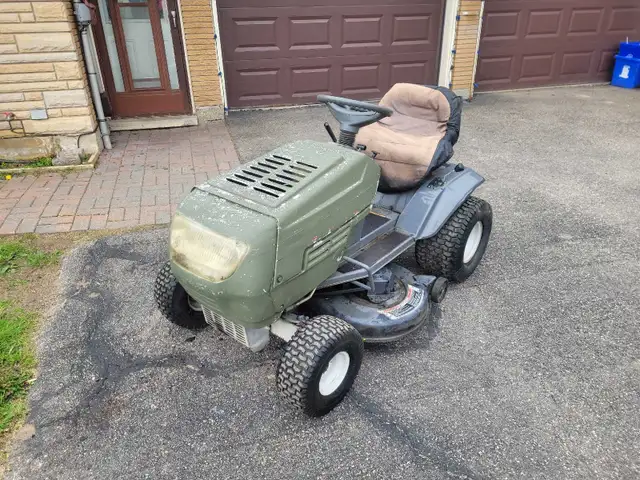 MTD White Lawn Tractor