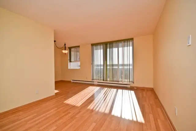 Beautiful All-Inclusive 2 Bedroom Condo in Great Location - Photo 2