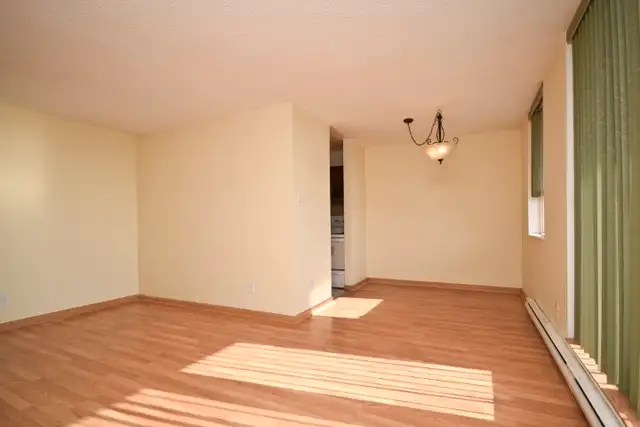 Beautiful All-Inclusive 2 Bedroom Condo in Great Location - Photo 3