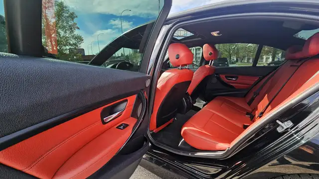 2018 BMW 3 Series 330i xDrive - Photo 14
