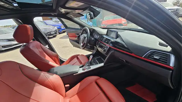 2018 BMW 3 Series 330i xDrive - Photo 16