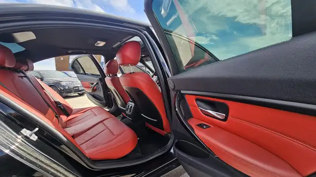 2018 BMW 3 Series 330i xDrive - Photo 17