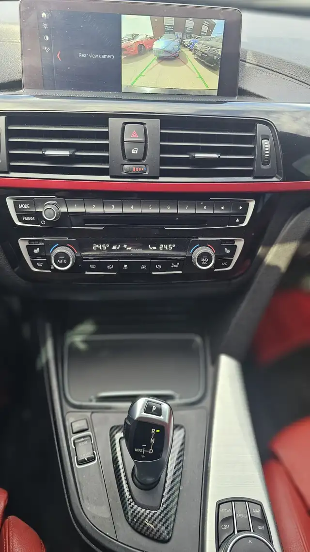 2018 BMW 3 Series 330i xDrive - Photo 18