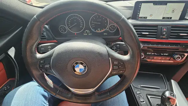 2018 BMW 3 Series 330i xDrive - Photo 19