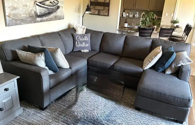 Sectional couch - Photo 3
