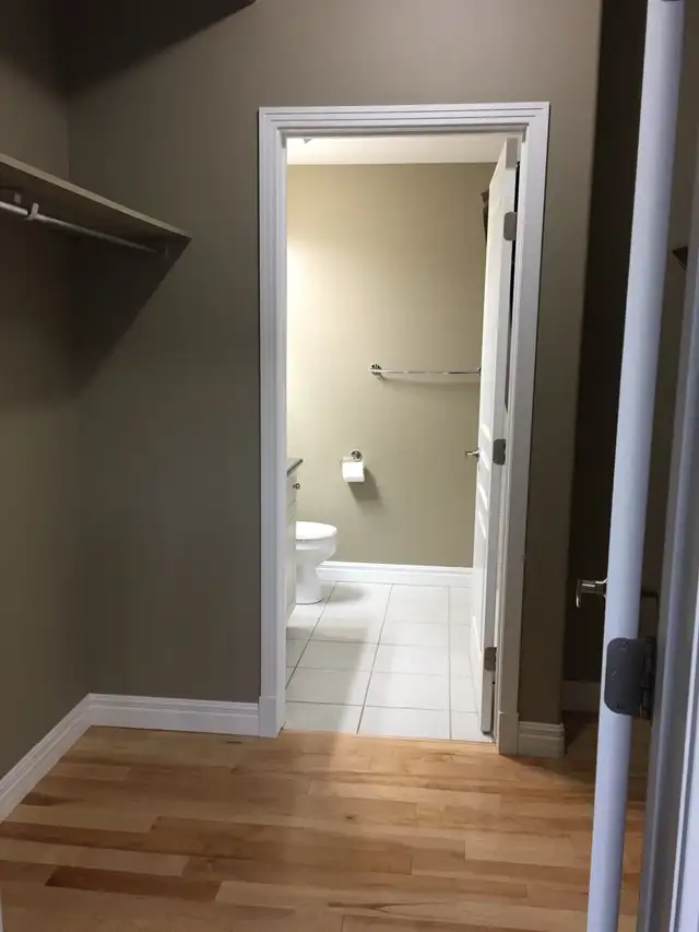 executive style condo for rent - Photo 7