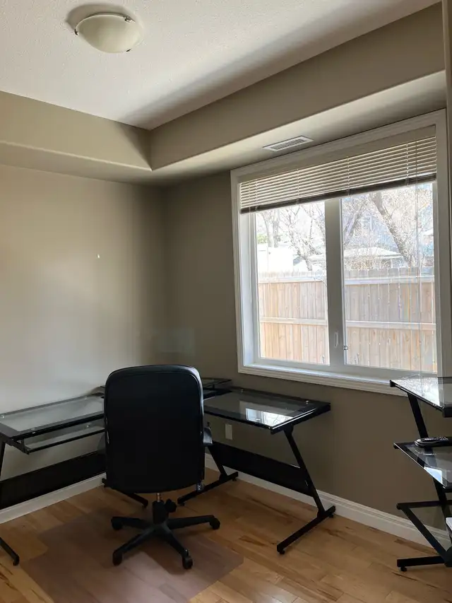 executive style condo for rent - Photo 10