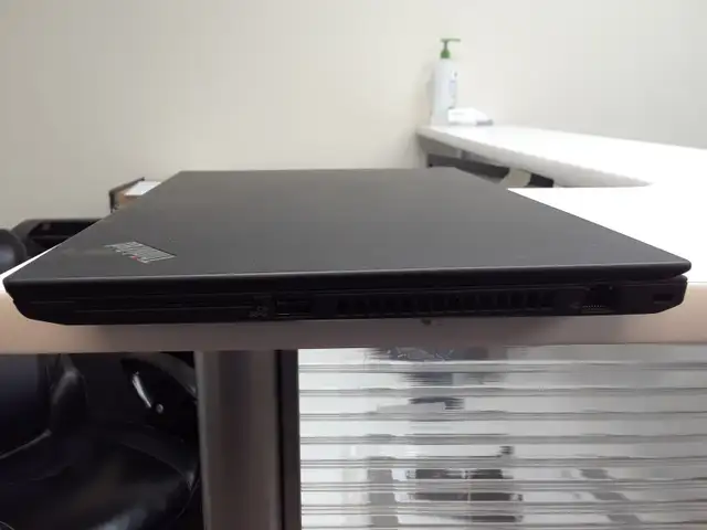 Lenovo Thinkpad T490 Intel Core i5-8Th Gen - Photo 3