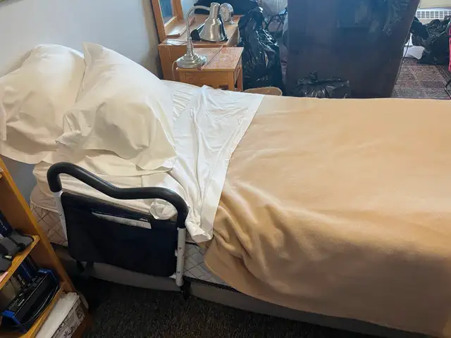 Multi position therapeutic bed frame only - Photo 2