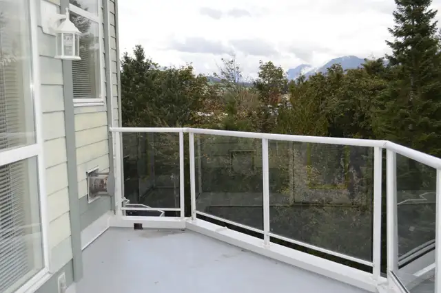 super clean quiet safe two bedroom top corner floor - Photo 15