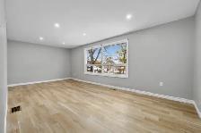 Updated two-bedroom apartment in a quiet neighbourhood - Photo 5