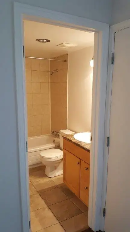 SPACIOUS – RENOVATED – PET FRIENDLY - Photo 4