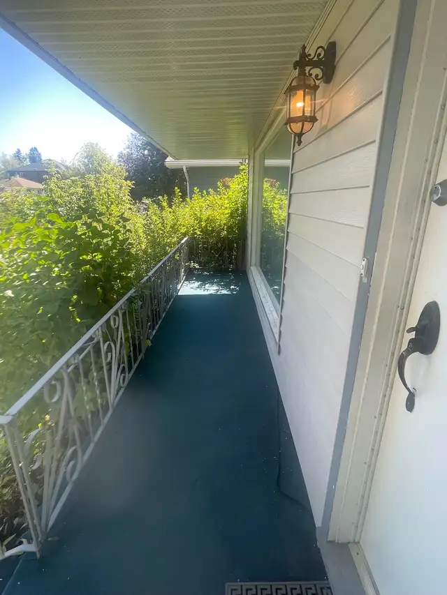 4BR House for Rent in NW Calgary - Photo 2