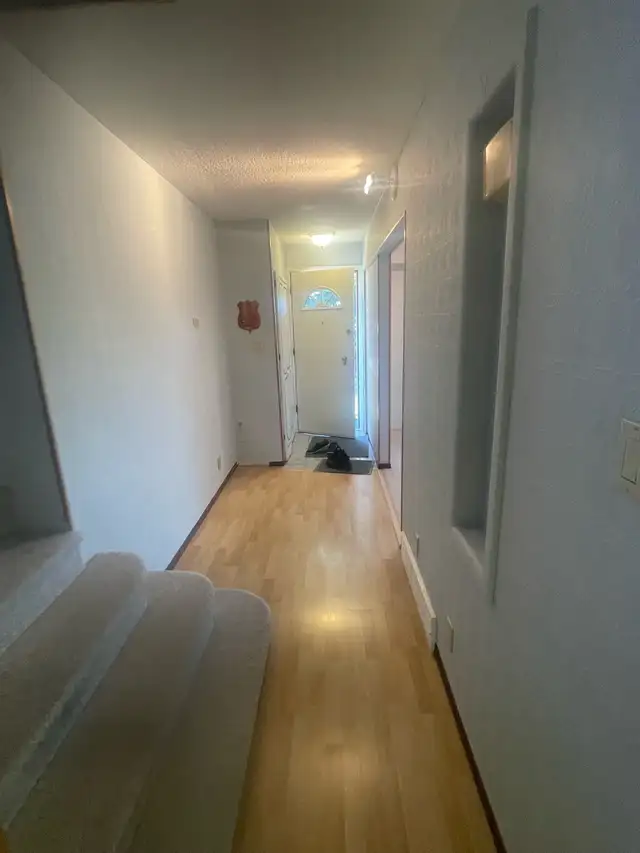 4BR House for Rent in NW Calgary - Photo 6
