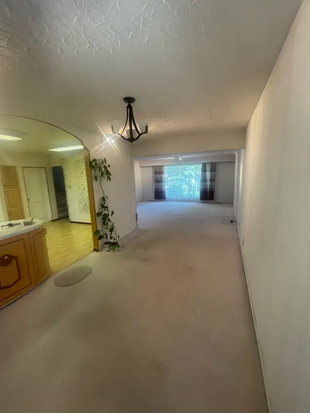 4BR House for Rent in NW Calgary - Photo 7