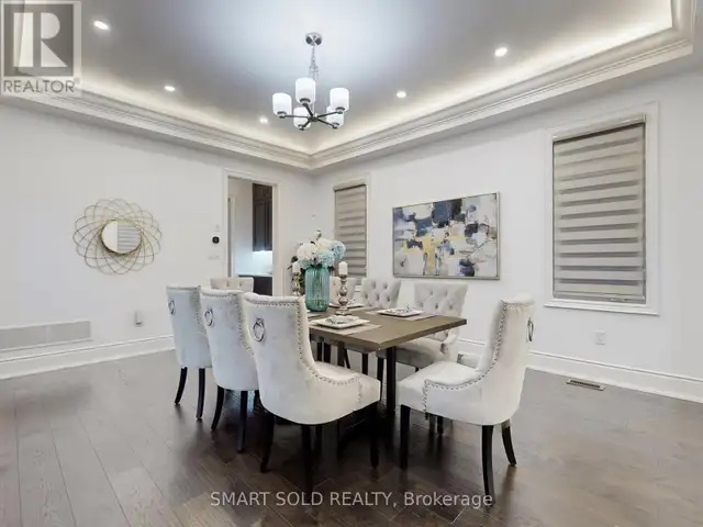 For Sale: Spacious Luxury Detached Home in Observatory - Photo 5