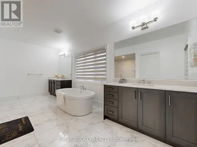 For Sale: Spacious Luxury Detached Home in Observatory - Photo 10