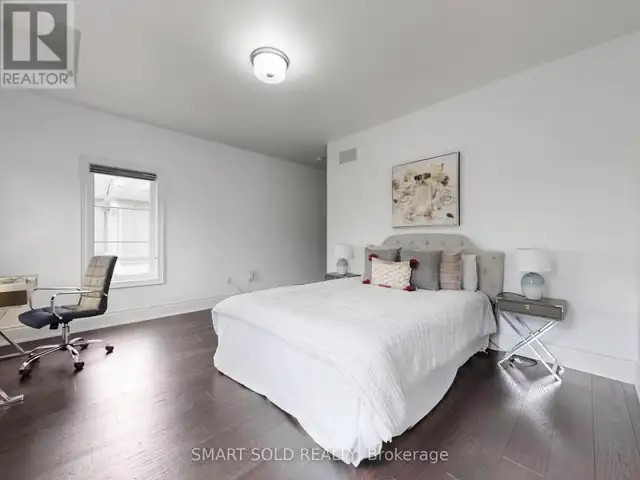 For Sale: Spacious Luxury Detached Home in Observatory - Photo 15
