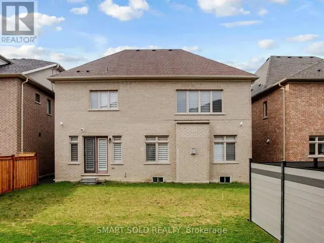 For Sale: Spacious Luxury Detached Home in Observatory - Photo 17