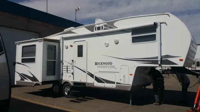 5th Wheel Trailer for Sale