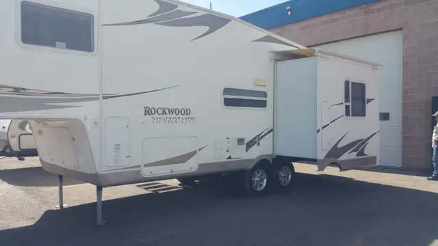 5th Wheel Trailer for Sale - Photo 2