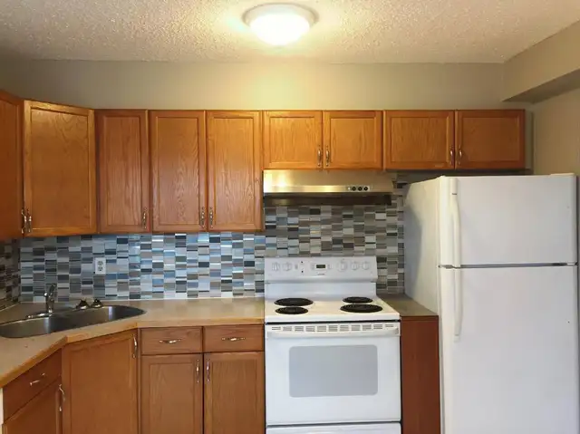 Crescent Heights Apartment - Looking for Female Roommate - Photo 4