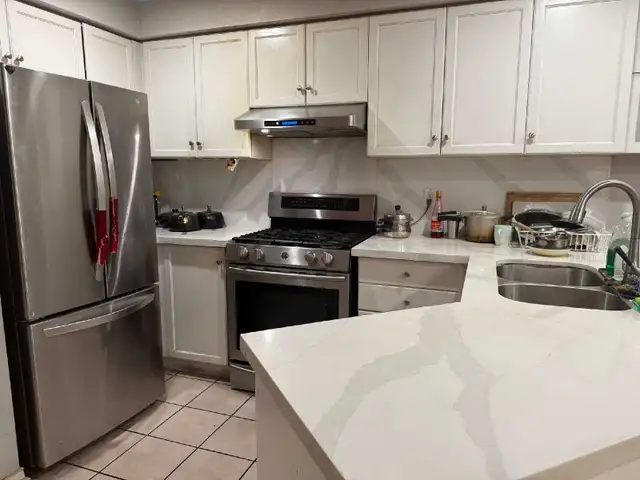Upper Floor Room for rent in Mississauga (Private/Sharing) - Photo 2