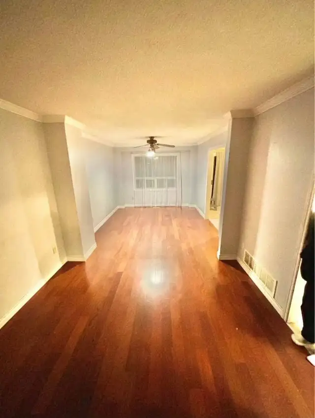 ROOM FOR RENT!