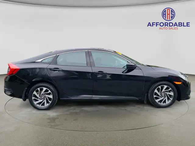 2018 Honda Civic SE - Photo 4