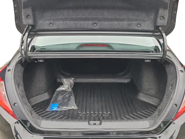 2018 Honda Civic SE - Photo 17