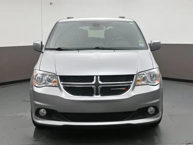 2020 Dodge Grand Caravan Premium Captains Chairs, Low Kms, Remot - Photo 2