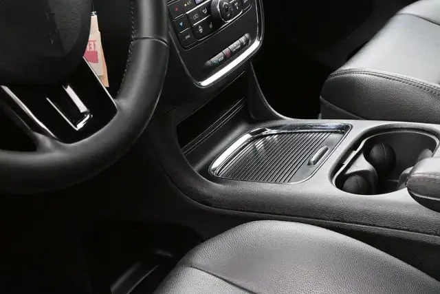 2020 Dodge Grand Caravan Premium Captains Chairs, Low Kms, Remot - Photo 8